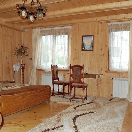 U Olgi Hotel Truskavets Buitenkant foto