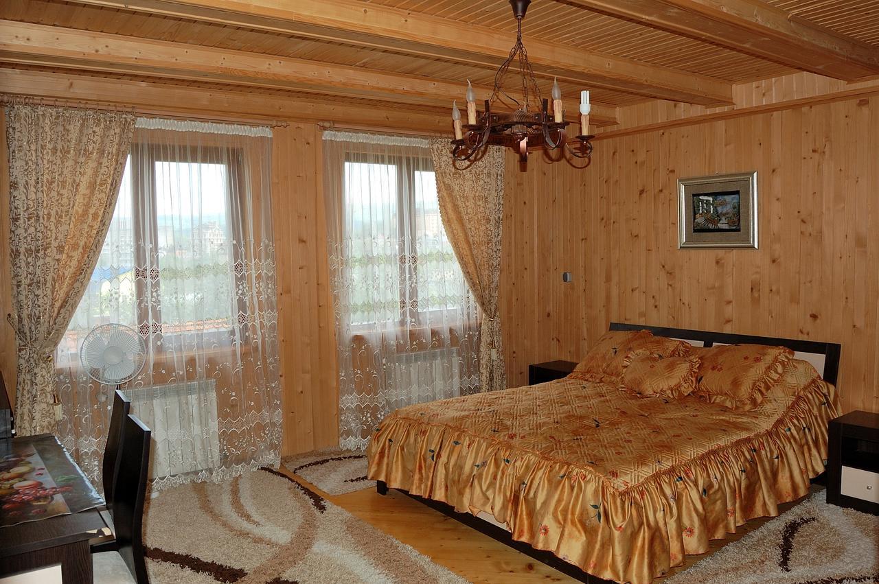 U Olgi Hotel Truskavets Buitenkant foto