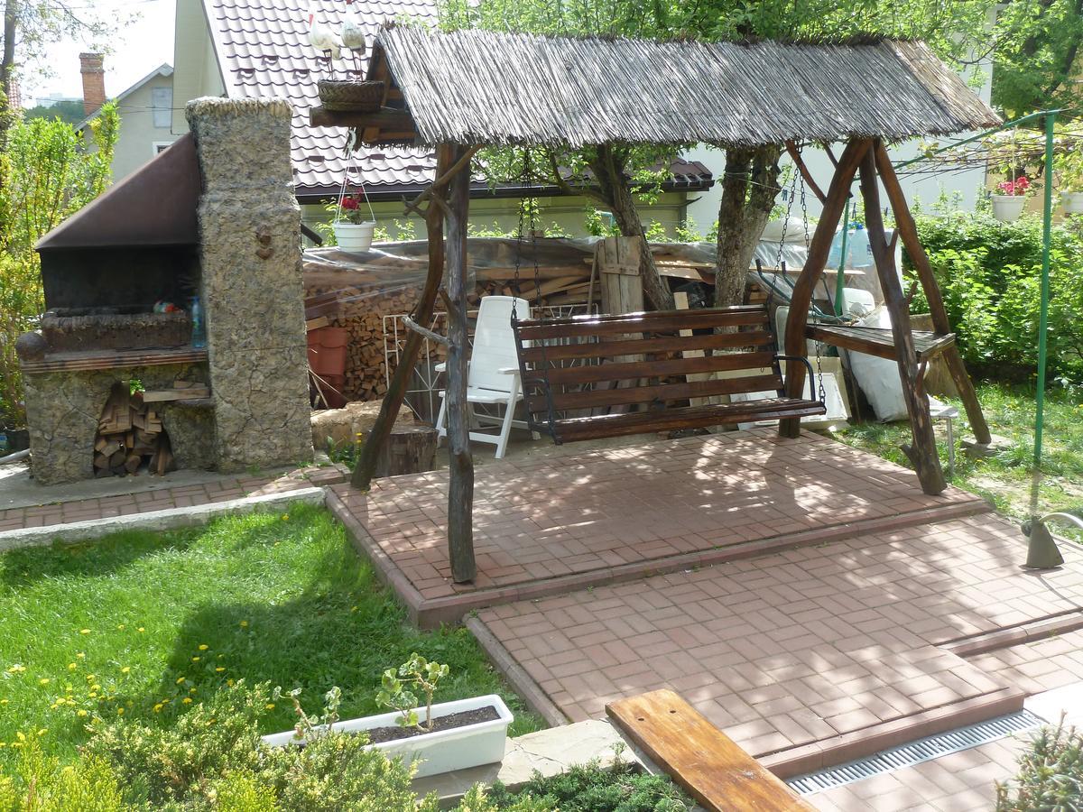 U Olgi Hotel Truskavets Buitenkant foto